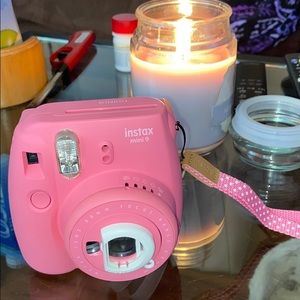 Fuji film ( insta mini 9 )